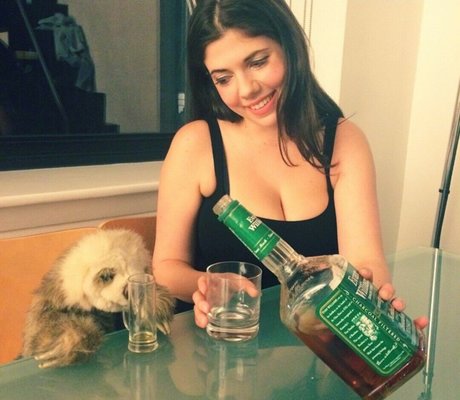 Emily Helen Barry tits onlyfans