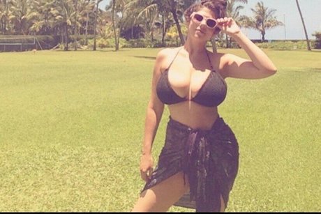 Emily Helen Barry naked onlyfans leaks