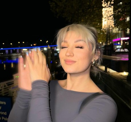 Ashley Boedeker onlyfans nude photos