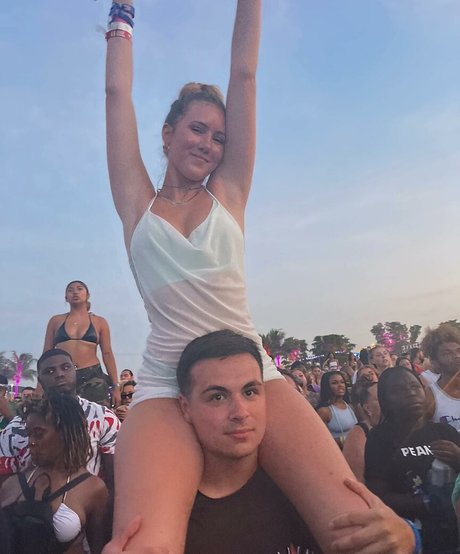 Lindsay Farland onlyfans star