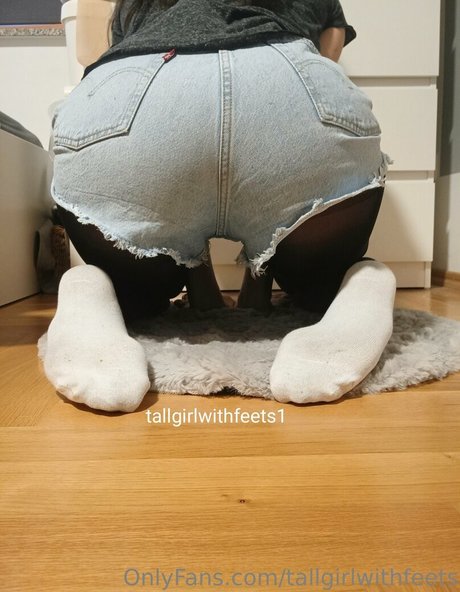 tallgirlwithfeets onlyfans nudes leaks