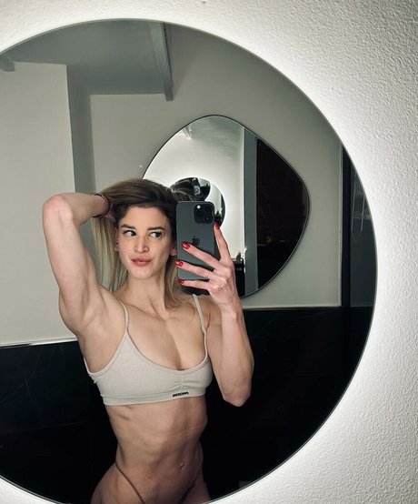 Vanessa Anoe onlyfans naked leak