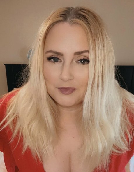 Princesspea0318 onlyfans striptease