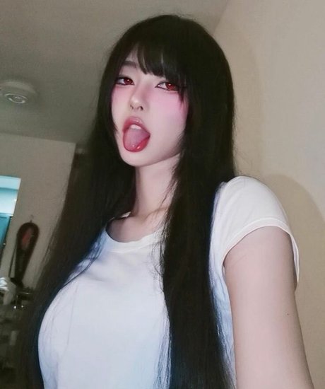 Daturakisses strip onlyfans