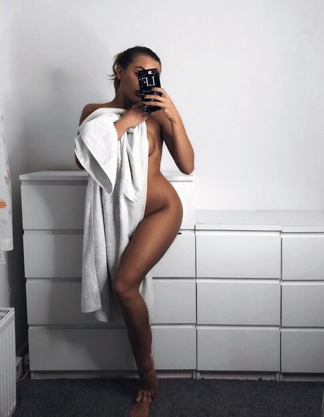 Lacey Fuller onlyfans model photos