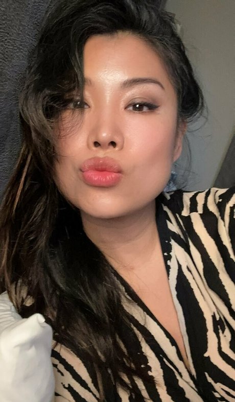 jiaoyingsummers onlyfans leaked tits