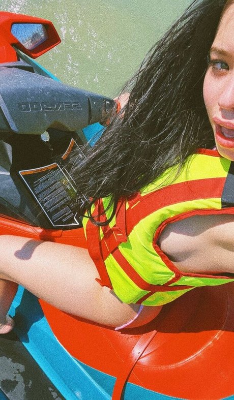 lyna com Profile image