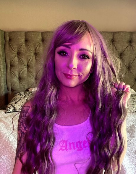 belle corinne onlyfans leajs