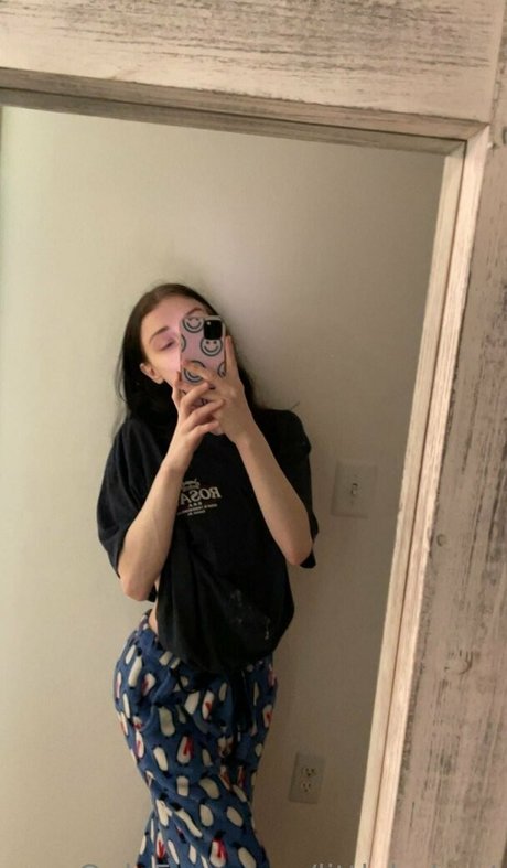 littlebabyyt onlyfans boobs