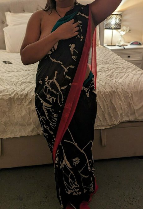 desichocxo strip onlyfans