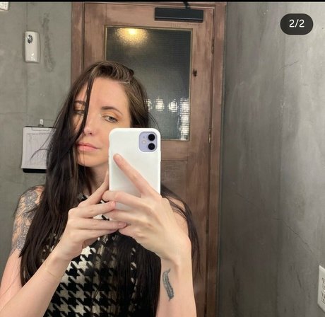 Ashley Lunt naked leaked onlyfans