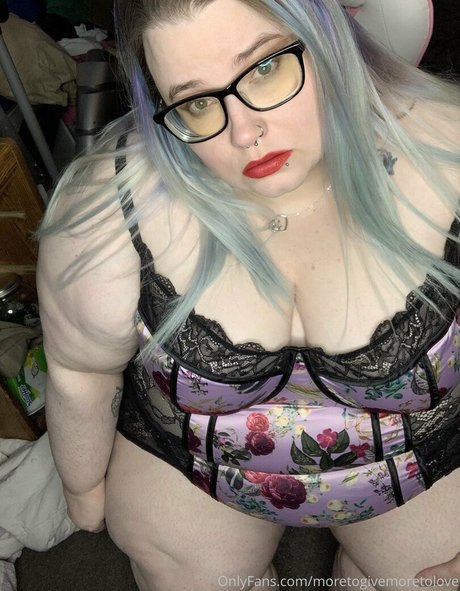 adenahx onlyfans creator