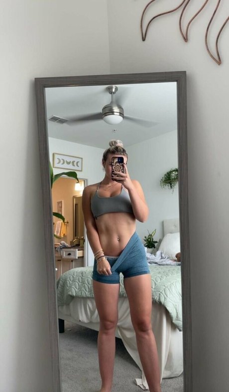 Alyssa Leary onlyfans naked leaks