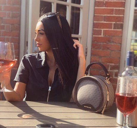 Chloe Reynolds onlyfans sextape