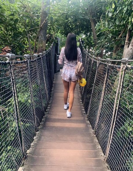 Chloe Reynolds onlyfans pics