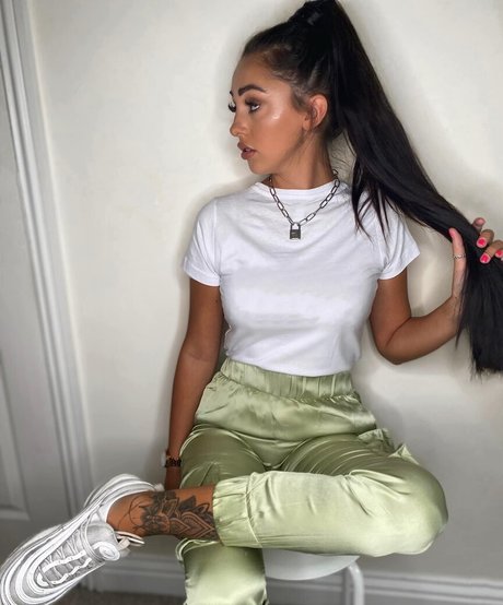 Chloe Reynolds onlyfans leaked tits