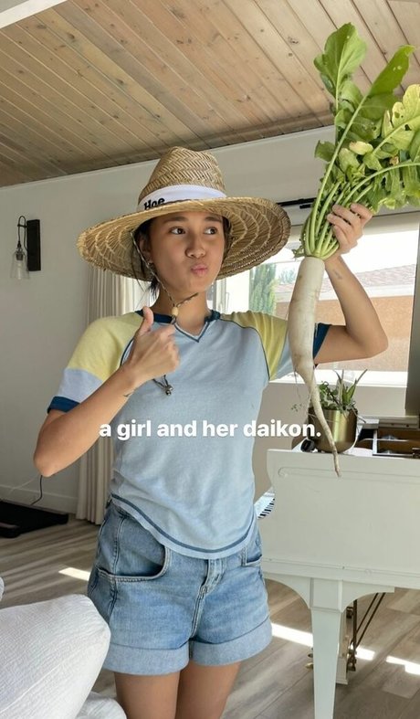 Niki Zefanya nude only fans