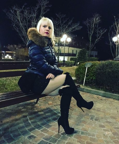 Anya87 only fans naked