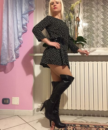 Anya87 onlyfans naked