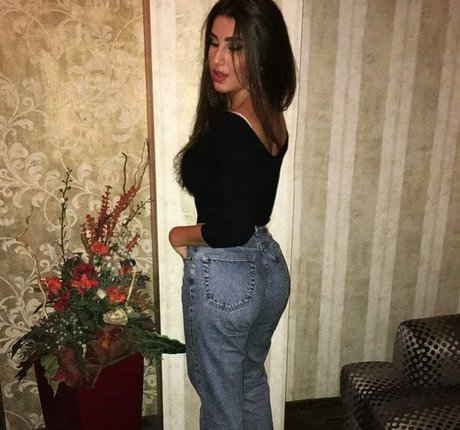 Valeriia Simavonian onlyfans topless