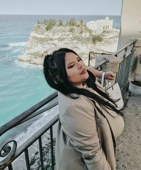 Naty Mari onlyfans nide