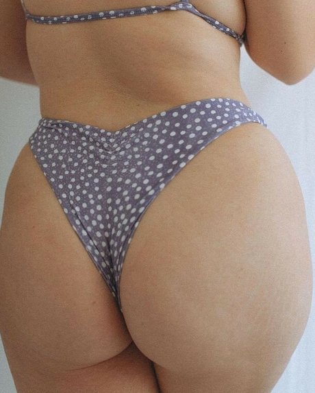 Amelia Jaane onlyfans nude pictures