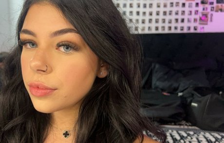 babyliv18 onlyfans posts