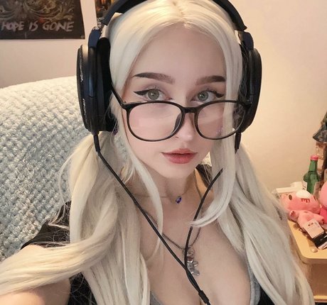 Allykitti only fans content