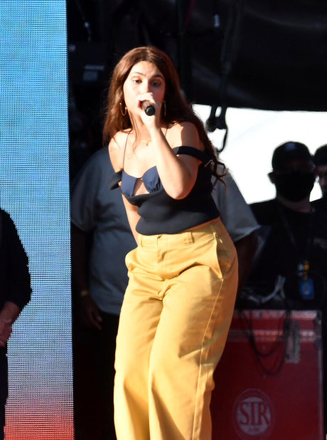 Alessia Cara strip onlyfans