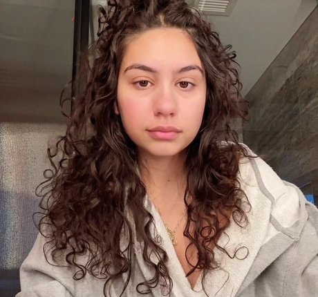 Alessia Cara free onlyfans porn