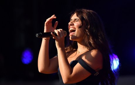 Alessia Cara ass onlyfans