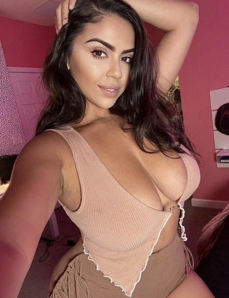 Jessenia Rebecca Profile image