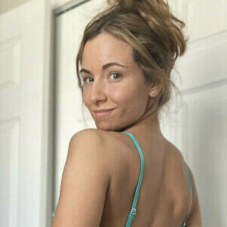 zoeinwonderland onlyfans images