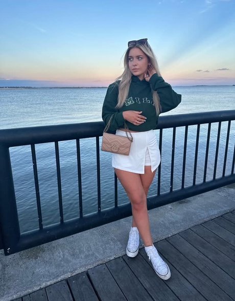 Caitlin Betterly nude leaks onlyfans