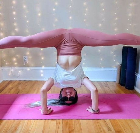 Hot Yoga Babe free onlyfans