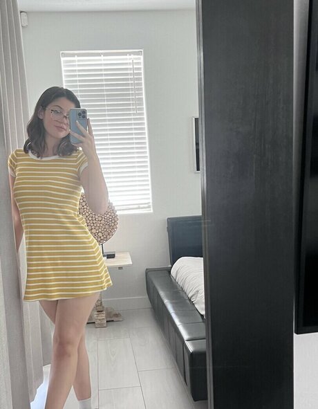 Ellie Nova Profile image