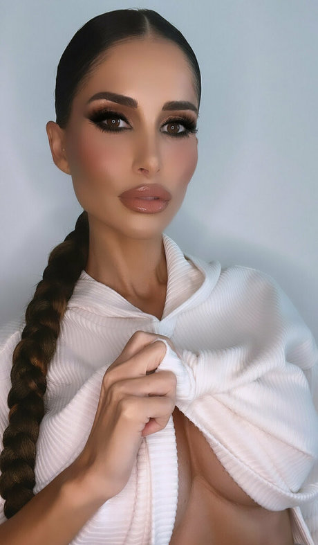 Nikola Jiraskova naked only fans