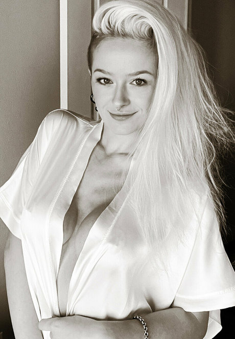 definitelynotlurn leaked nude onlyfans