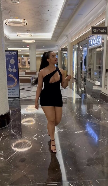 Demetria Obilor onlyfans leak ass