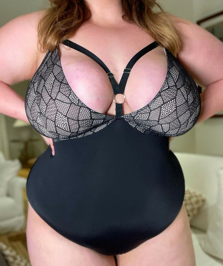 Lauren Dungey onlyfans nude content