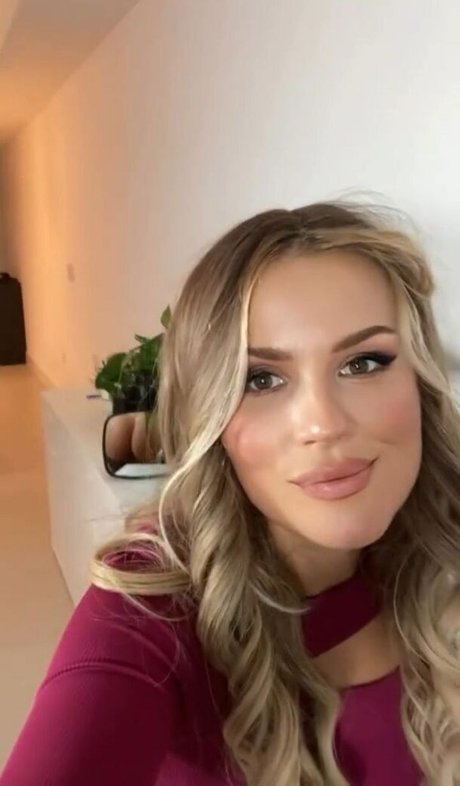 Fcknpeach only fans nude