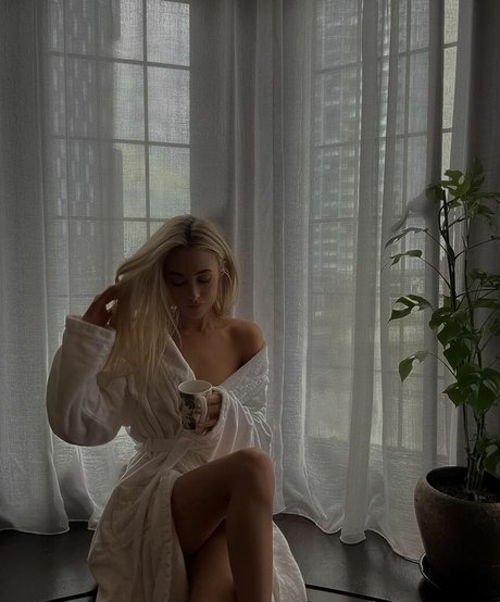 Nicola Hughes onlyfans leak new