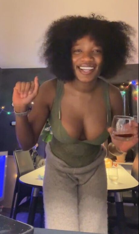 a desuwa__ only fans sex