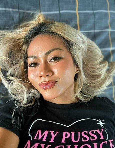 sashastoneasia onlyfans pics