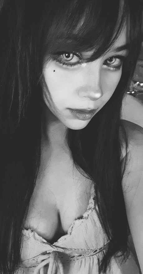 lilly time onlyfans strip