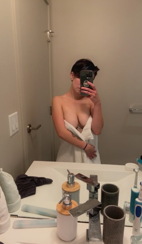 Littlesin16 nude onlyfans pics