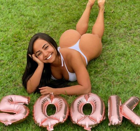 Flavia Oliveira onlyfans leaked