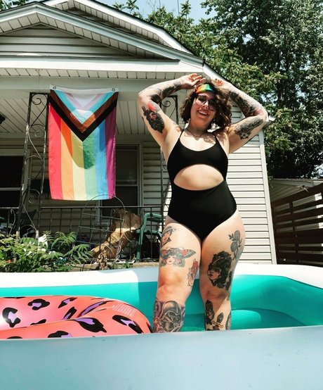 Stepstool Sarah free onlyfans