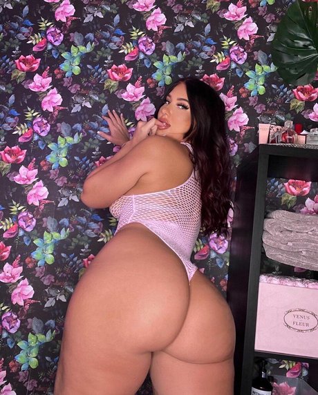 Chelsea Karpel onlyfans leaks.