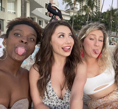 Sasha Emiri Sander onlyfans lesk